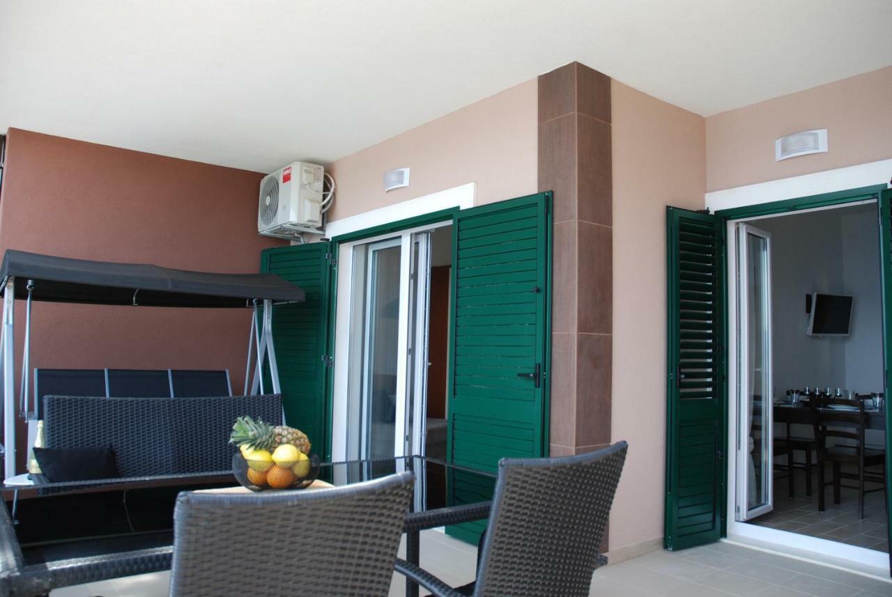 "Laurier" Rooms & Apartments Čelina Kültér fotó